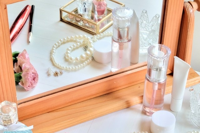 ホテル　身だしなみ　女性