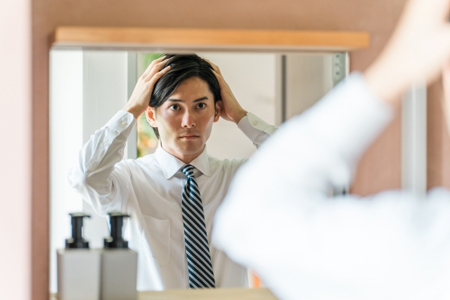 ホテルマン　身だしなみ　髪型　NG