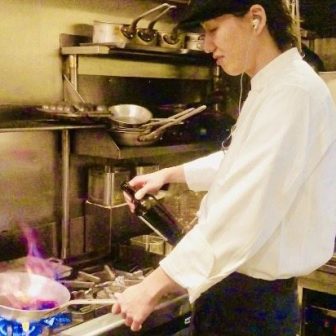 港区　西麻布　バー　キッチン　正社員