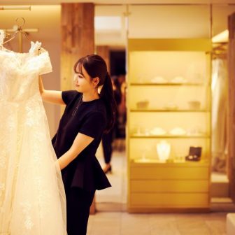 高見株式会社　求人　ドレススタイリスト