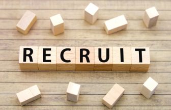 採用方法　メリット　デメリット