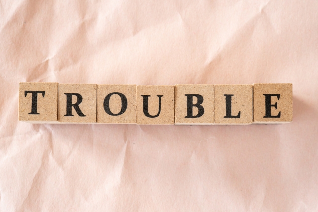 ホテル　フロント　英語　トラブル事例