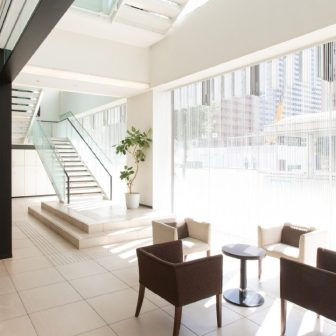 セミナーハウス　クロスウェーブ梅田　求人　フロント