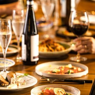 クロスホテル京都　求人　料飲サービス