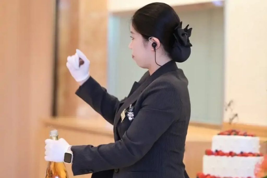 株式会社エメラージュ　求人