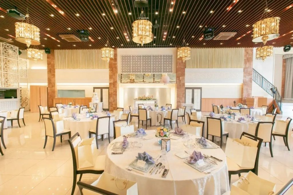 株式会社エメラージュ　求人