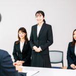 ホテル　面接　評価　服装