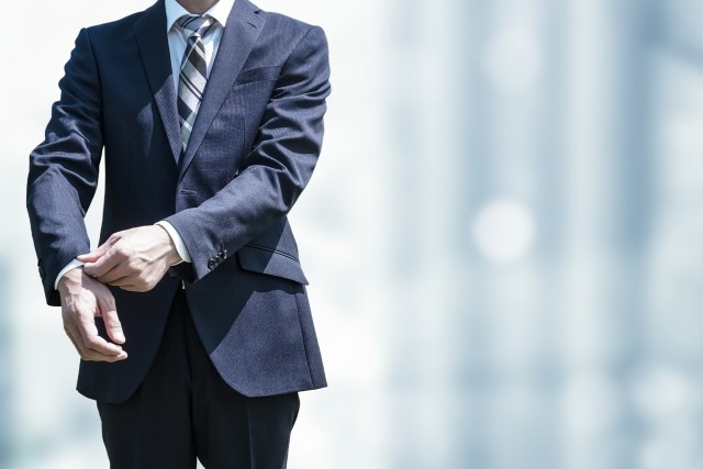 ホテル 制服 身だしなみ